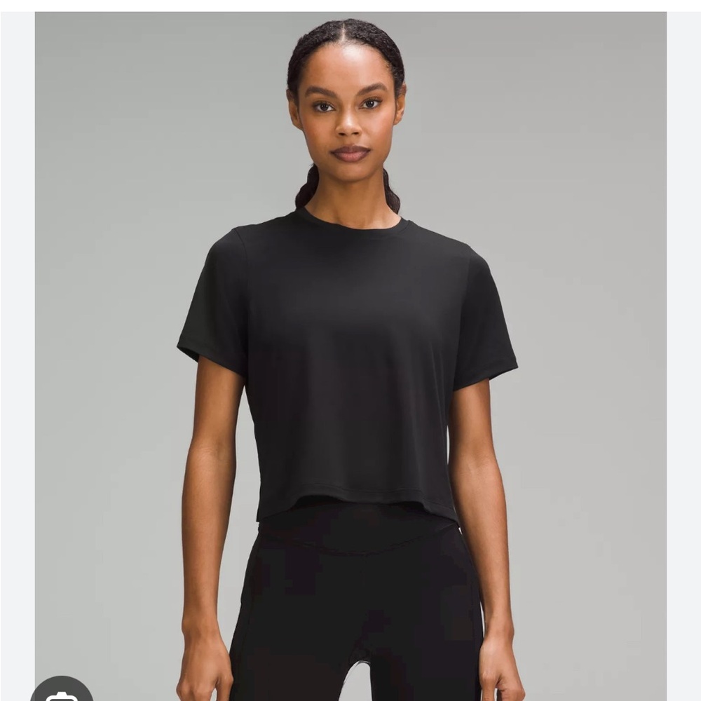 Lululemon | Ultralight Waist Length T-shirt Size 4